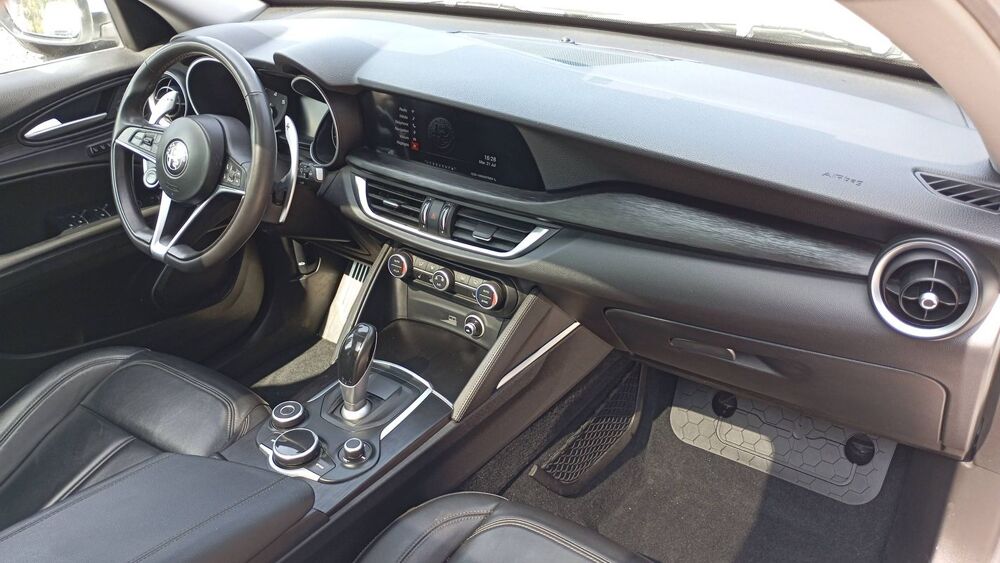 Stelvio 2.2 JTD 190 Q4 AT8 Executive - Automatique Toit ouvrant 2018 occasion 14400 Vaucelles
