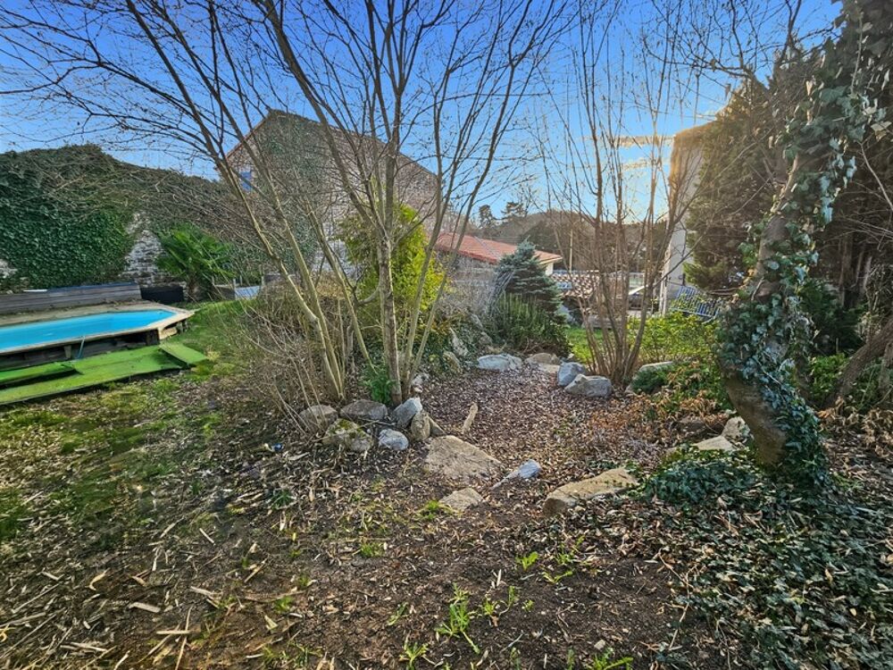 Vente Maison Maison 176 m� habitables - jardin - cour - grange  CHAURIAT (63) Chauriat