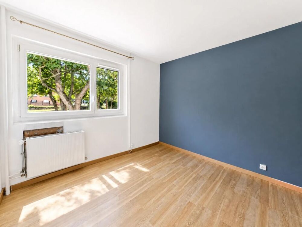 Appartement F4 de 76m2 en rez-de-chaussée dans résidence rénovée