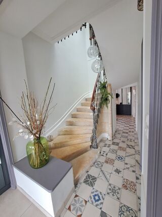  Propriété/château à vendre 9 pièces 240 m²
