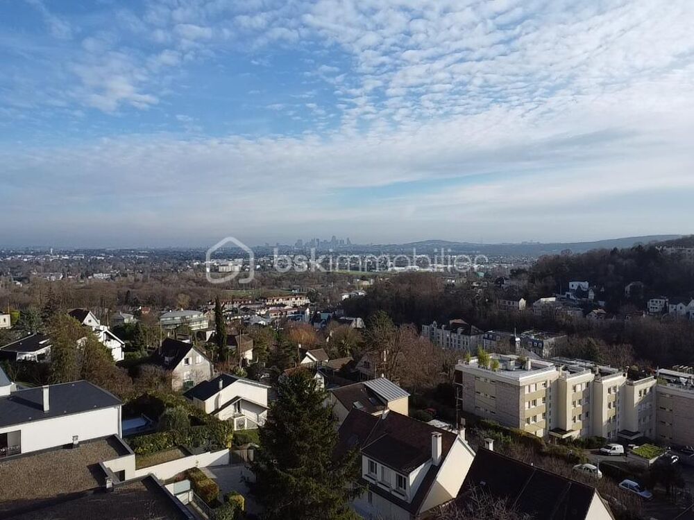 Marly-le-Roi  Spacieuse maison familiale avec vue dégagée sur Paris