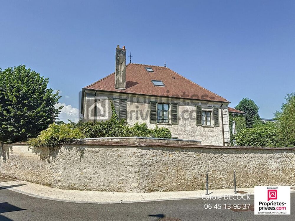 MAISON CENTRE VILLE AVEC GARAGE ET JARDIN