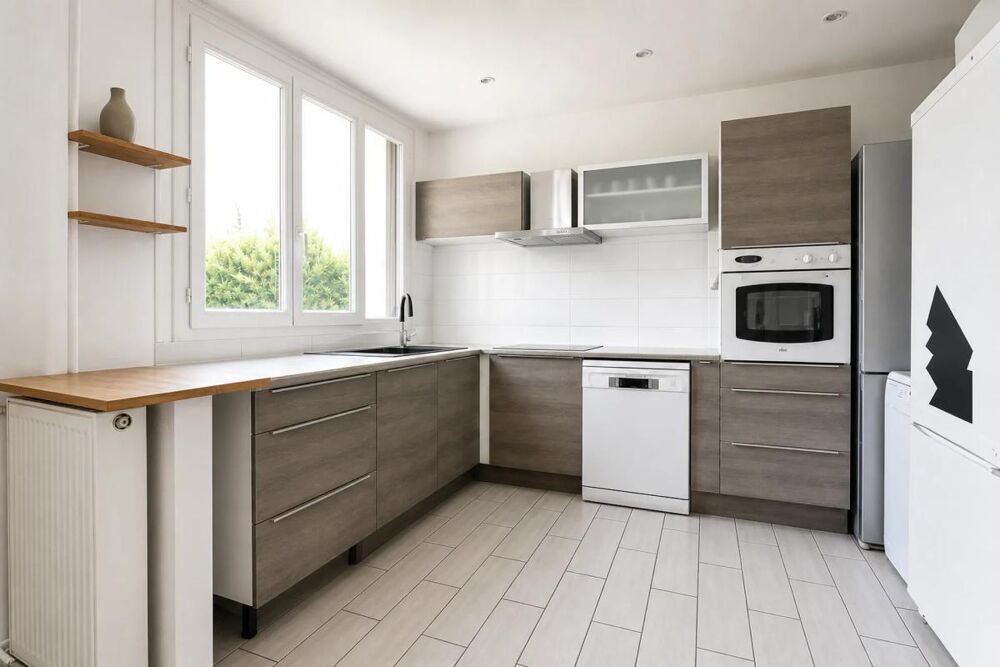 Appartement de trois pièces ! Copropriété familiale avec ravalem