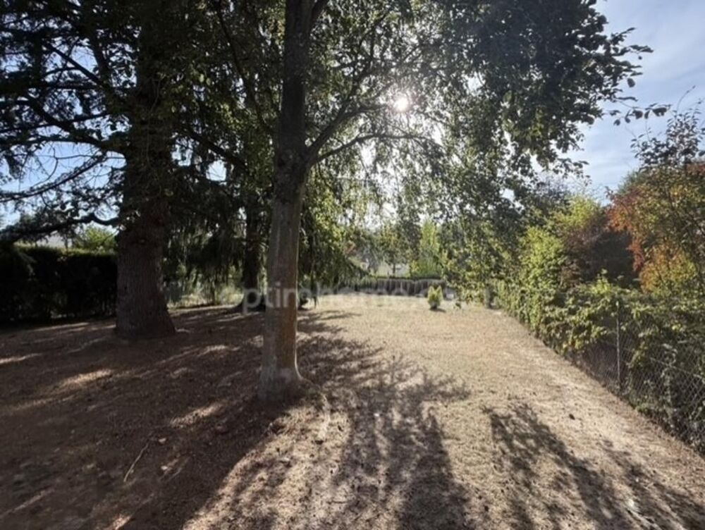 Vente Terrain Beau terrain à batir non viabilisé de 500 m² plat, clos et arboré à vendre dans un coin recherché de  LONGVILLIERS (78). A10 à 2 Longvilliers