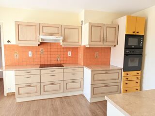  Appartement à louer 5 pièces 82 m²