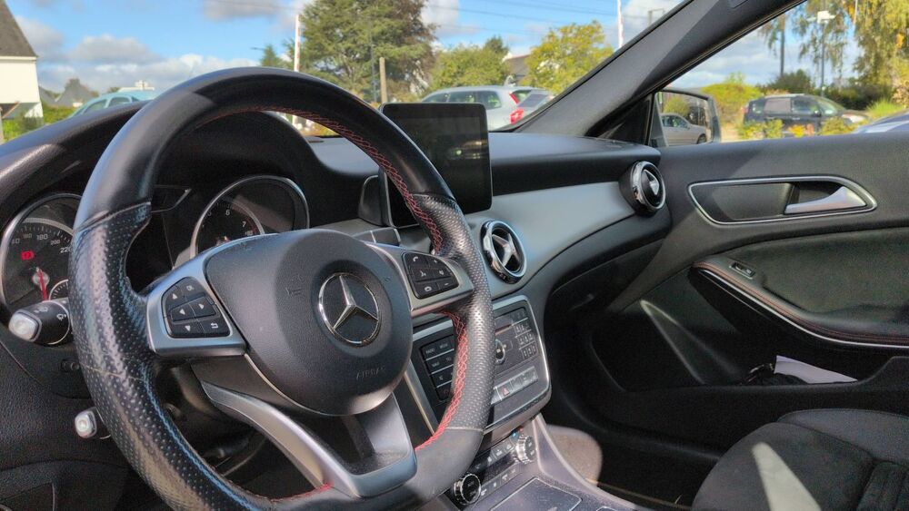 Classe GLA X156 180 122 7G-Tronic Fascination - Automatique Toit ouvran 2019 occasion 56100 Lorient