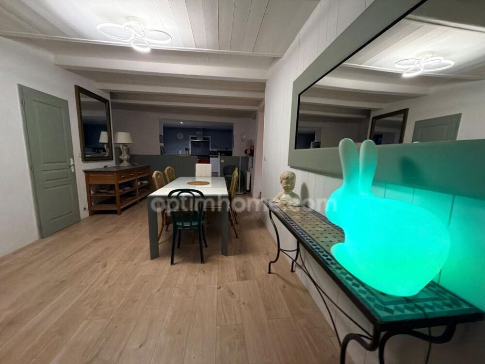 Belle maison de village 5 pièces avec une dépendance au BOIS PLAGE EN RE 17580