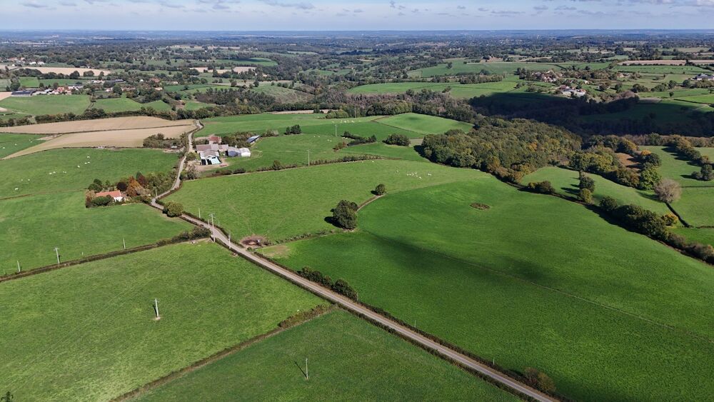 Propriété à vendre  Ancienne seigneurie avec 45 hectares attenants  Proche La Châtre (36) ferme équestre ou agricole