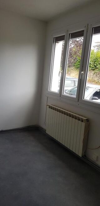  Appartement à louer 4 pièces 73 m²