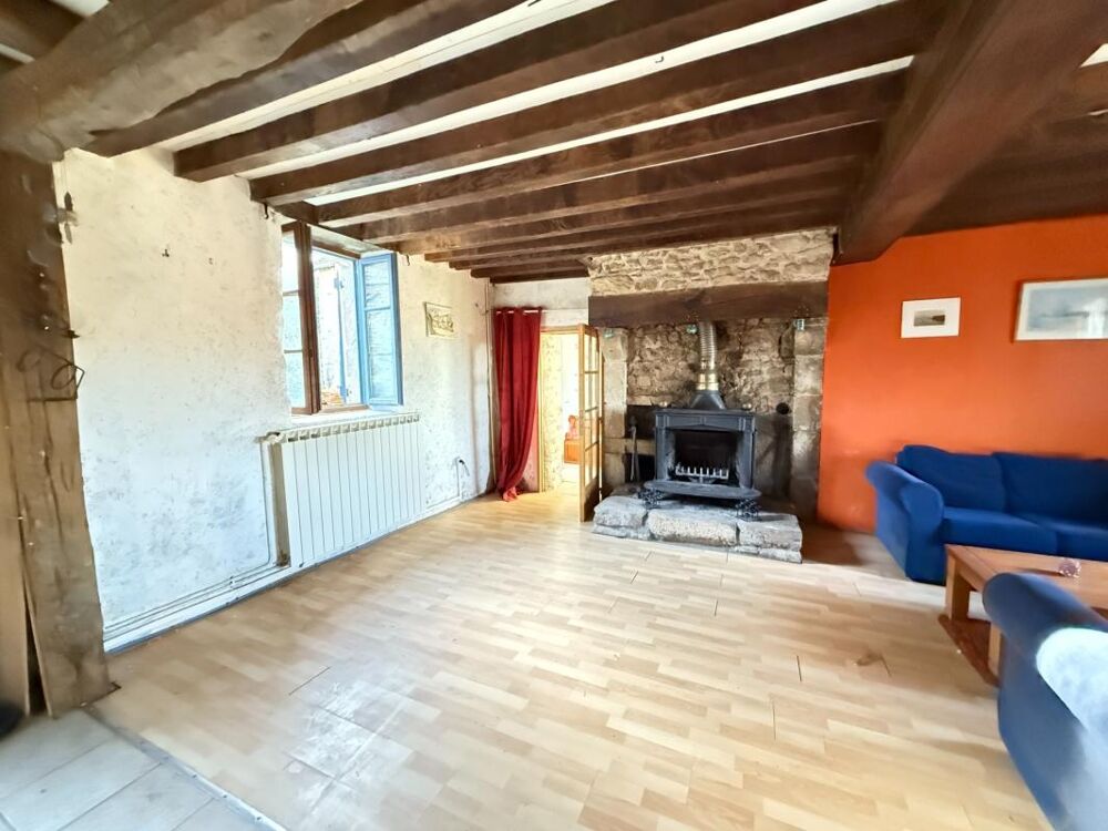 Vente Maison BELLE OPPORTUNITE ! Maison en pierre de 165m², pleine de charme, 4 chambres, Cour intérieure de 379m² 93 000 € Bussiere dunoise