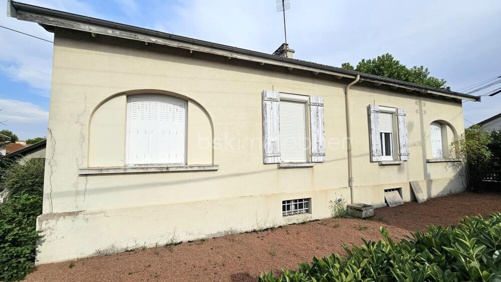 Vente Maison Maison de plain-pied avec sous-sol complet, garage et terrain – Fort potentiel à Roanne Roanne