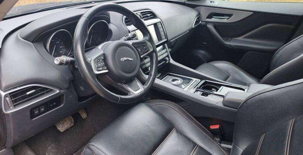 F-PACE 2.0D 180 BVA8 R-Sport 2017 occasion 12230 La Cavalerie