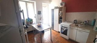  Immeuble à vendre 15 + pièces 379 m²