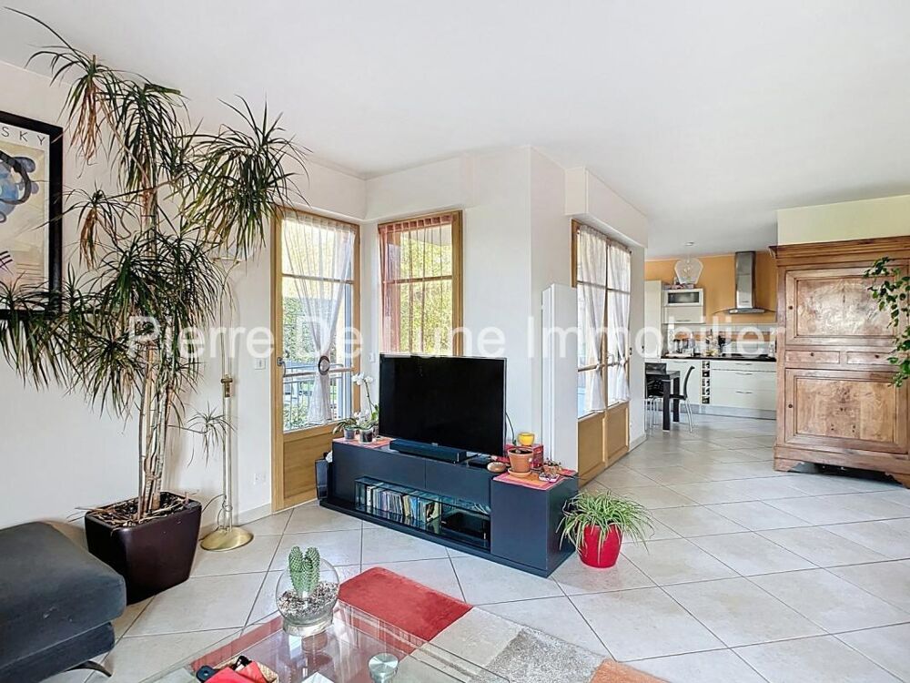 ST-DIDIER-AU-MONT-DOR  Appartement T6 de 136 m² avec jardin privatif de 234 m2 et terrasse