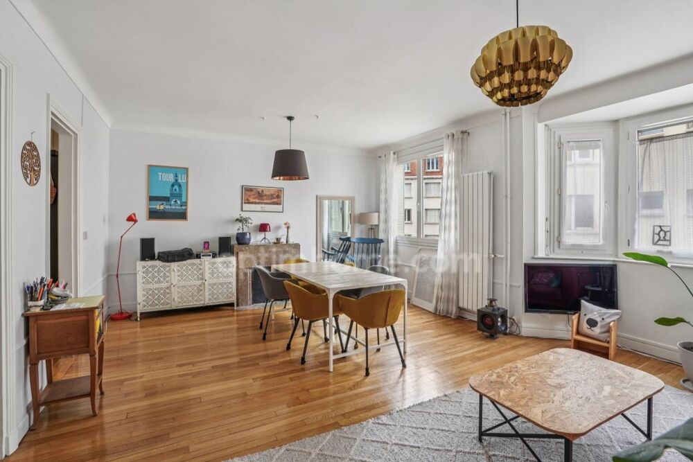 Vente Appartement 4 pièces de 83m2 traversant, avec ascenseur, gardien, cave et local à vélos Paris 14