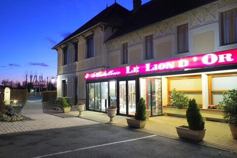 Dpt Allier (03), à vendre ESTIVAREILLES , Murs et Fond ,  Hôtel - Restaurant -Bar ( licence 4 ) 10 minutes de Montluçon 600000 03100 Montlucon