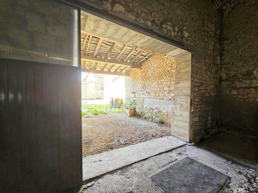 Vente Autre Local/bureau à vendre ROULLET SAINT ESTEPHE (16) Roullet saint estephe