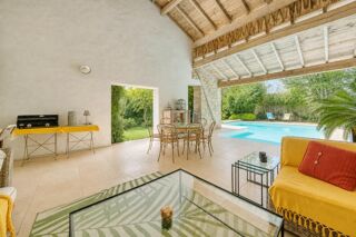  Maison à vendre 10 pièces 323 m²