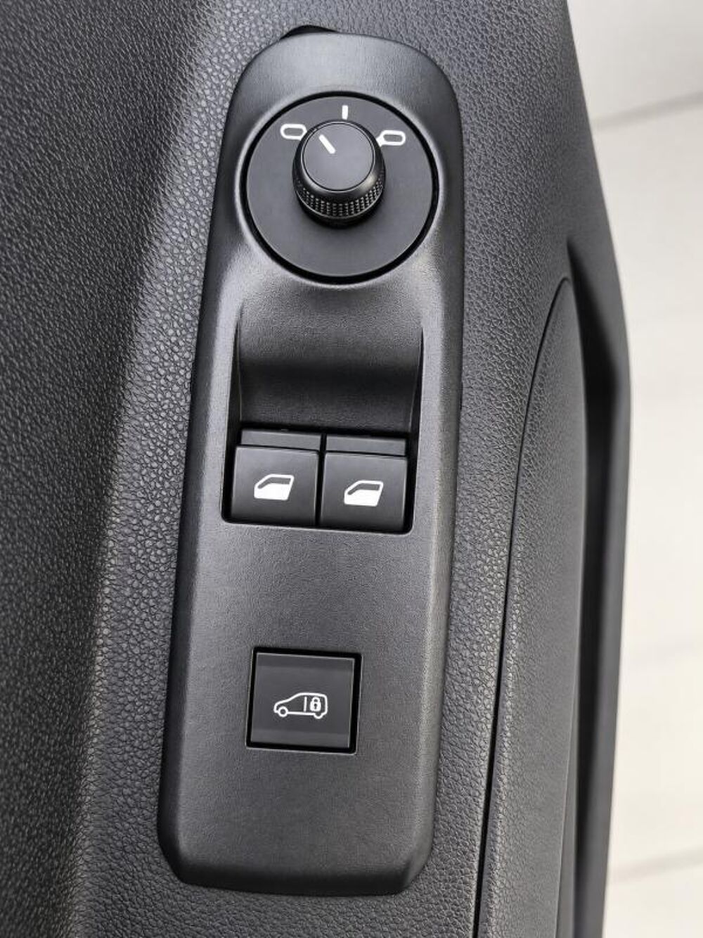 Berlingo 1&deg; Main / 1.5l B HDI 75cv Version Club CLIM/T&eacute;l/R&eacute;gul/Limit 2020 occasion 60430 Abbecourt