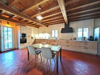  Maison  vendre 8 pices 323 m