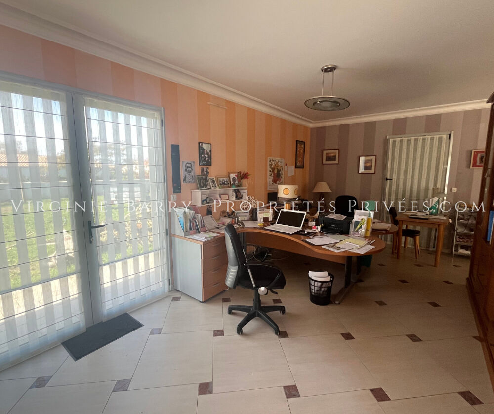 BELLE MAISON T5 DE PLAIN PIED AVEC PISCINE CHAUFFÉE