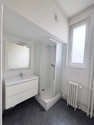  Appartement à louer 2 pièces 58 m²