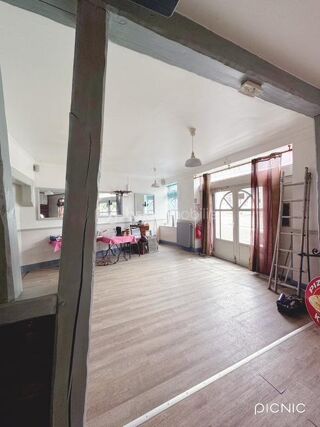  Immeuble � vendre 10 pi�ces 145 m�