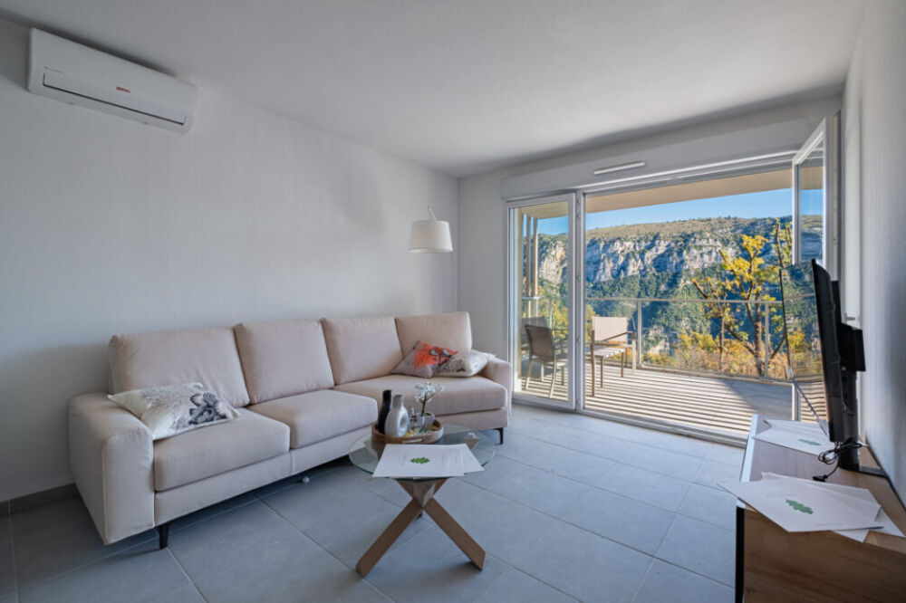 Vente Appartement Très beau 3 pièces de 66 m² avec  terrasse de 14 m², un double stationnement et une cave Gilette