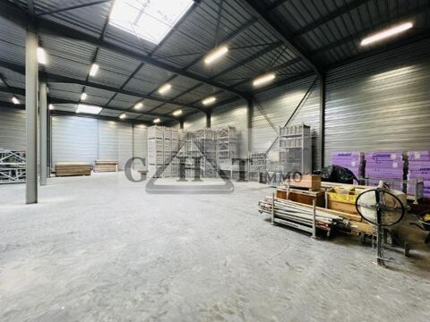   LOCAL D'ACTIVITÉS DE 960 M² À LOUER À CHELLES 