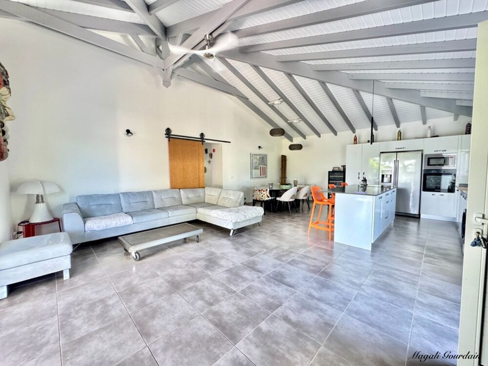 A VENDRE - EXCEPTIONNELLE VILLA CONTEMPORAINE AVEC STUDIO  SAINT-FRANÇOIS