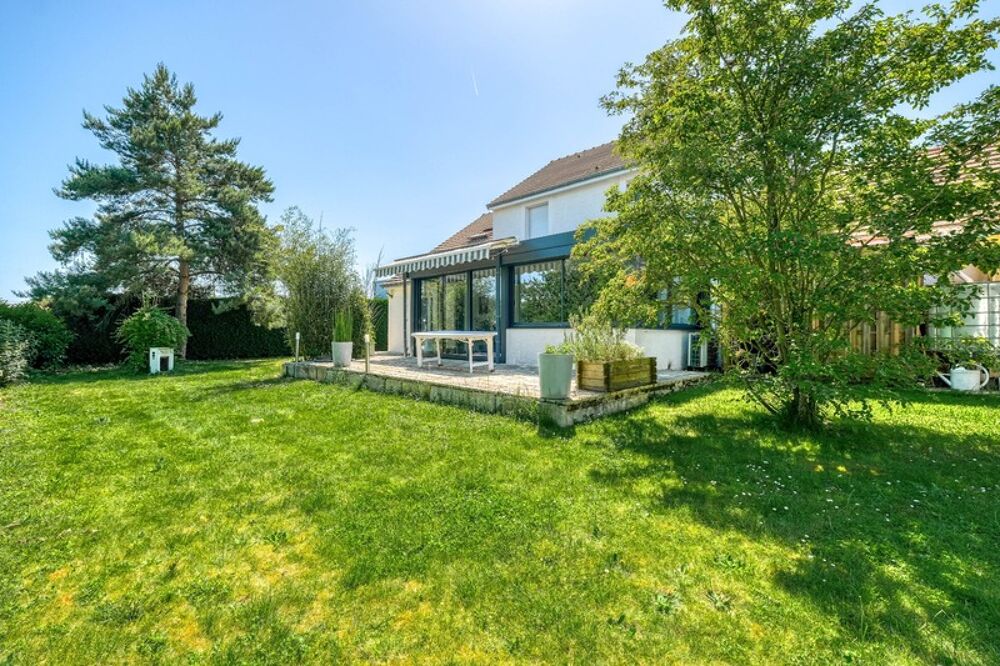 Christophe Michaudelle  CAPIFRANCE - vous propose à JUILLY : maison - 7 pièces - 175 m² - 5 chambres - grandes pièces de vie av