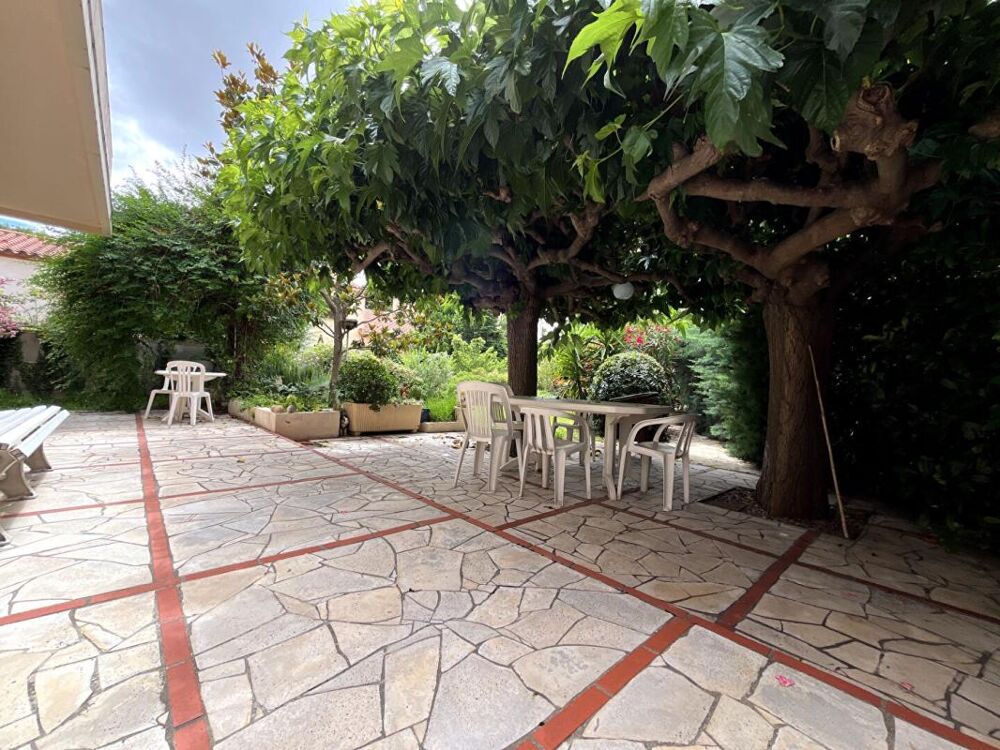 Vente Maison Charmante villa familiale de style Architecte de 184 m² sur un terrain 4 faces piscinable dans un secteur très calme Perpignan
