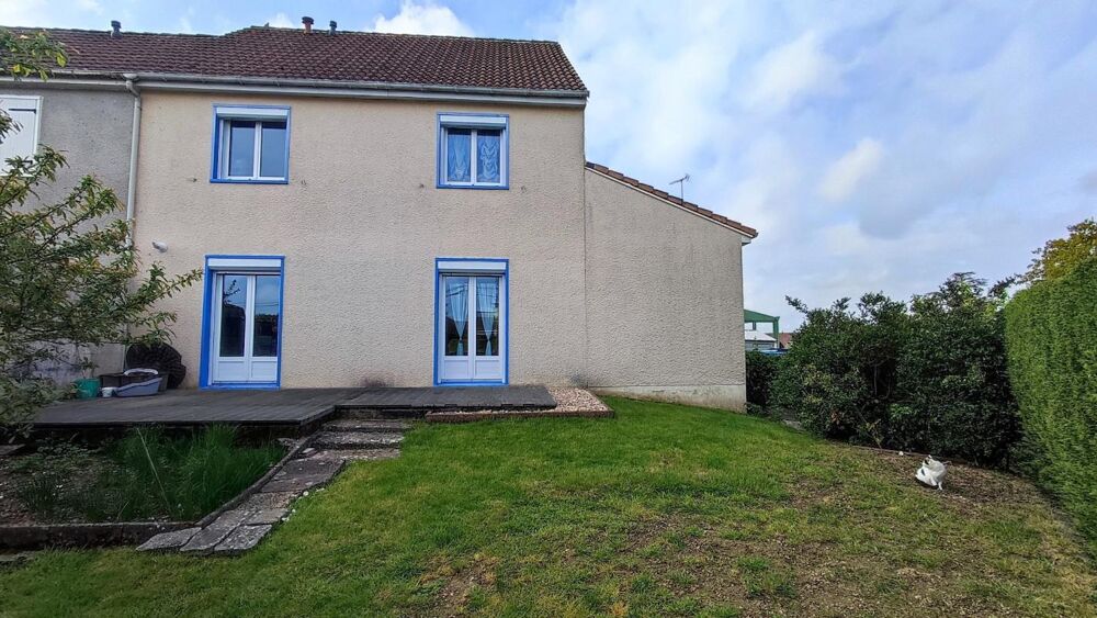 Maison 115 m² avec extérieur 400 m² et beau potentiel à Bressuire Quartier Saint-Porchaire