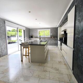  Maison � vendre 7 pi�ces 213 m�