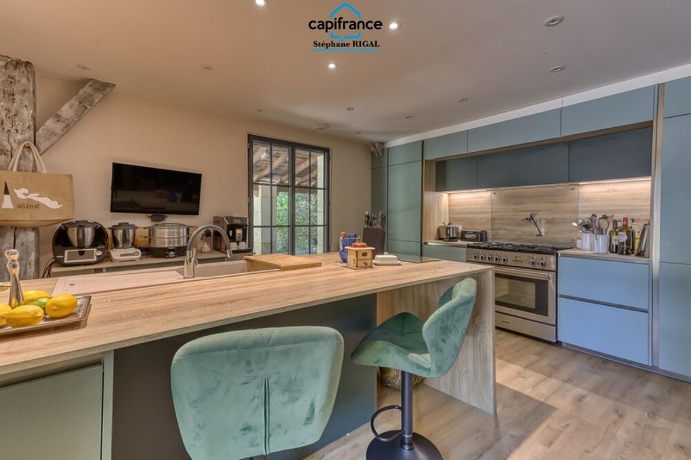 à vendre  Propriété/château Sainte-Sabine-Born (24440)