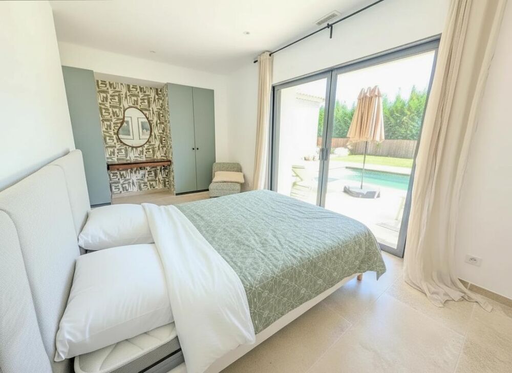 Vente Maison Gordes - Élégante maison contemporaine de 175 m² avec piscine Gordes