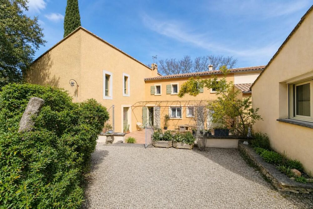 Charme et Vue: Propriété à Venasque