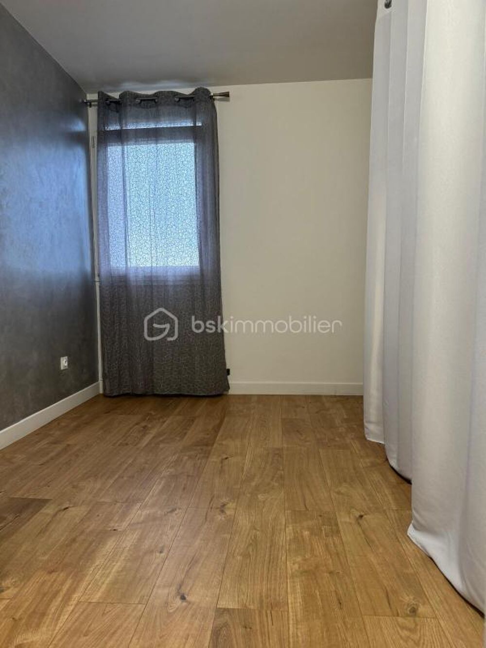 Vente Appartement Appartement T3 Rénové – 57 m² A LES PAVILLIONS SOUS BOIS Les pavillons sous bois