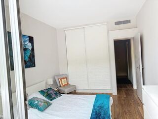  Appartement à louer 3 pièces 79 m²