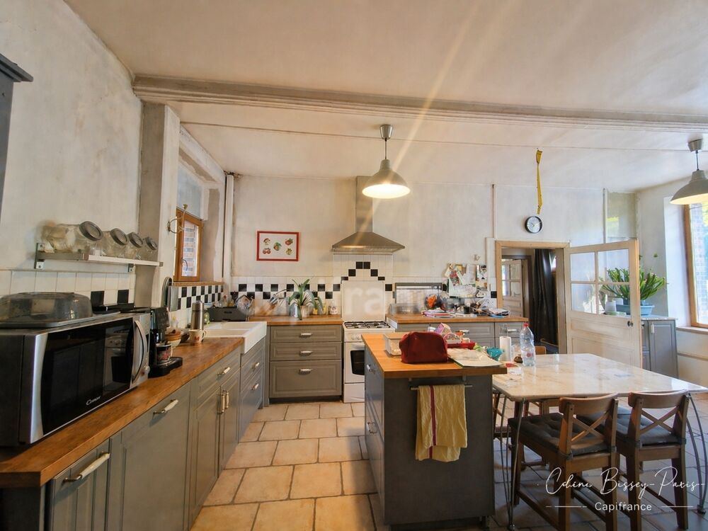 Vente Ferme Ferme 4 pièces VILLECHETIVE (89), Plein pied, 2 chambres, cour, jardin, nombreuses dépendances, garage 2 voitures, Comble aménag Villechetive
