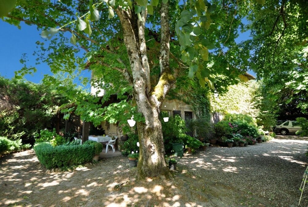 Maison de campagne dans parc arboré 3000 m². Moissieu sur Dolon 38270