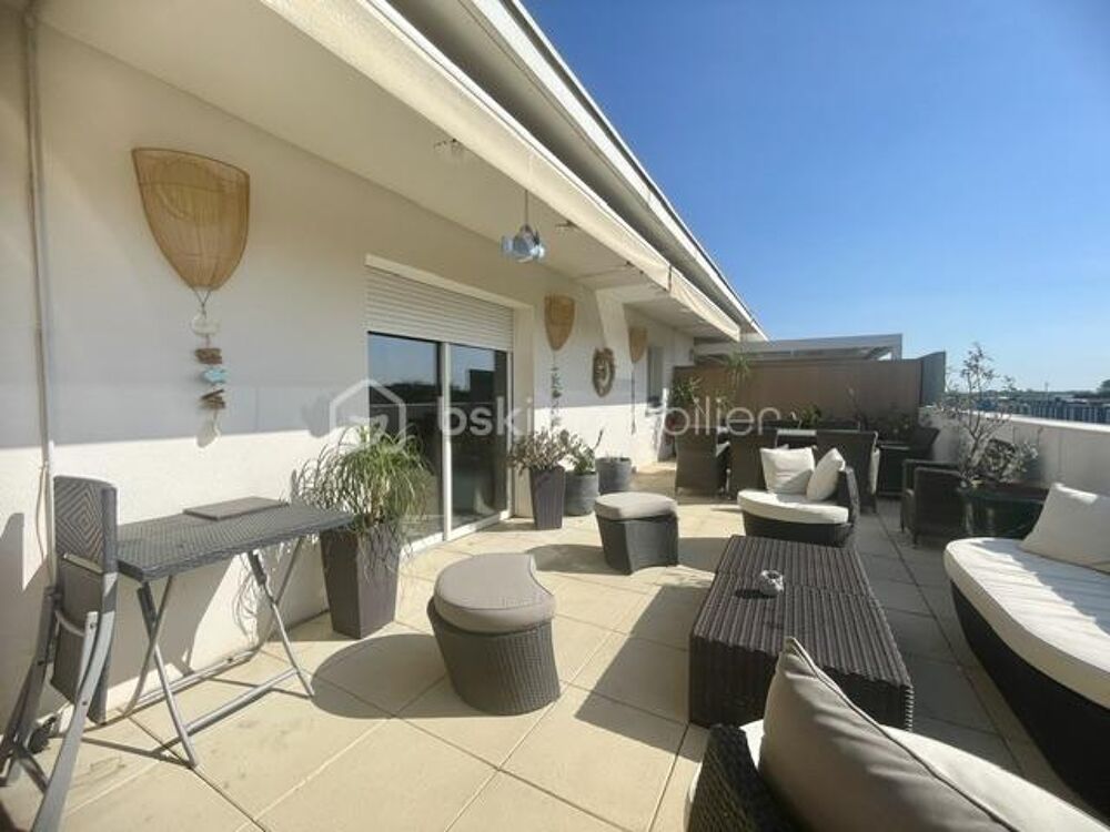 EN EXCLUSIVITÉ  AIMARGUES  GRAND APPARTEMENT 3 CHAMBRES AVEC TERRASSES