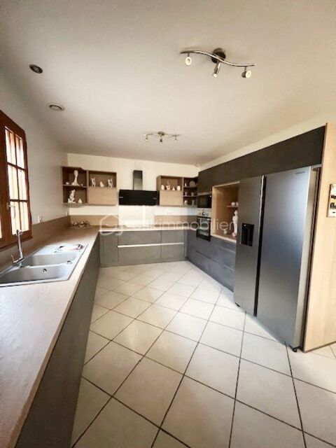   pavillon sans travaux avec piscine int�rieure Maison - 5 pi�ce(s) - 180 m�