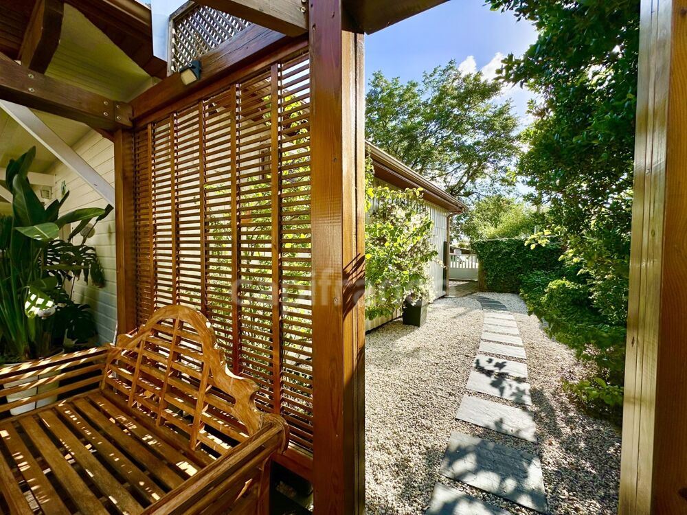 Vente Maison AUDENGE (33)-maison 210m² dont 71m² de dépendance -Plain pied-calme-proche collège-panneaux solaires- Audenge