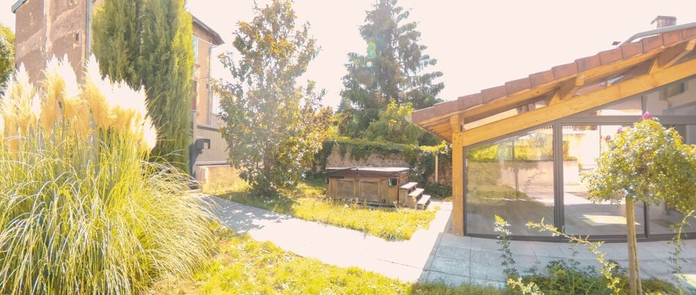 Maison de village (5 pièces + T2 indépendant)  Roybon