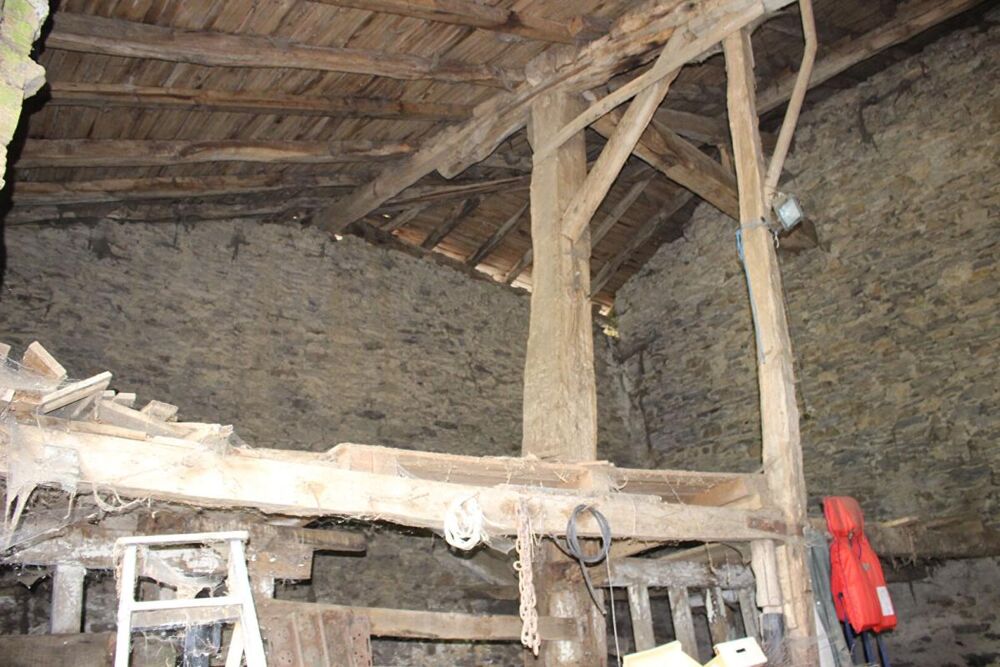 Grange en zone constructible et terrain
