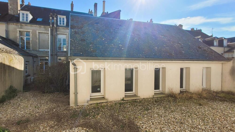   Immeuble de bureaux dans ancien hôtel particulier - Centre de Châteaudun Chateaudun