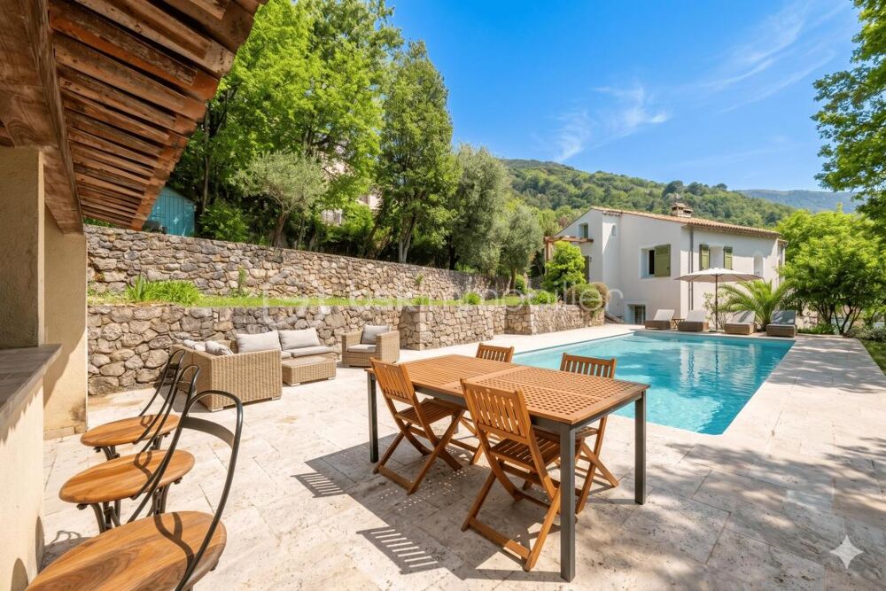 GATTIERES - Maison individuelle rénovée avec piscine chauffée