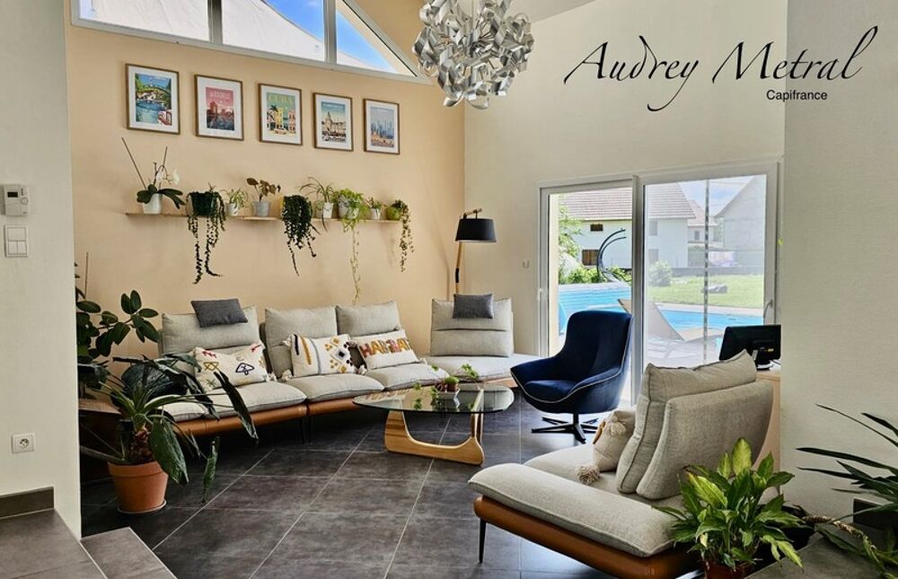 Vente Villa Villa à vendre à Serrières-en-Chautagne avec piscine, à 50 min de Genève et d'Annecy, 35 min d'Aix-Les-Bains et 15 min du Lac du Serrieres en chautagne