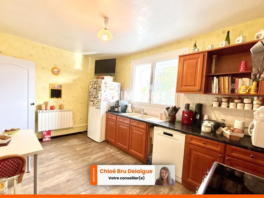 Vente Maison Maison familiale de plain-pied avec piscine couverte et vue sur le Pic de Nore – 171 m² – terrain 1 704 m² Saint affrique les montagnes